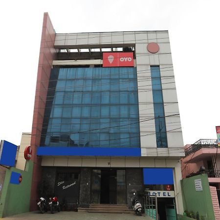 Oyo 1524 Hotel Vaani Continental Канпур Екстериор снимка