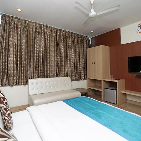 Oyo 1524 Hotel Vaani Continental Канпур Екстериор снимка