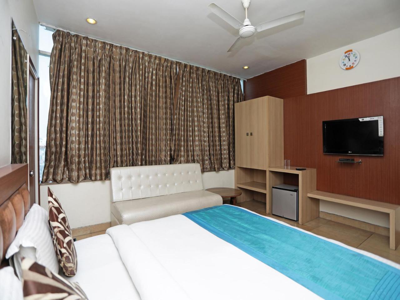 Oyo 1524 Hotel Vaani Continental Канпур Екстериор снимка