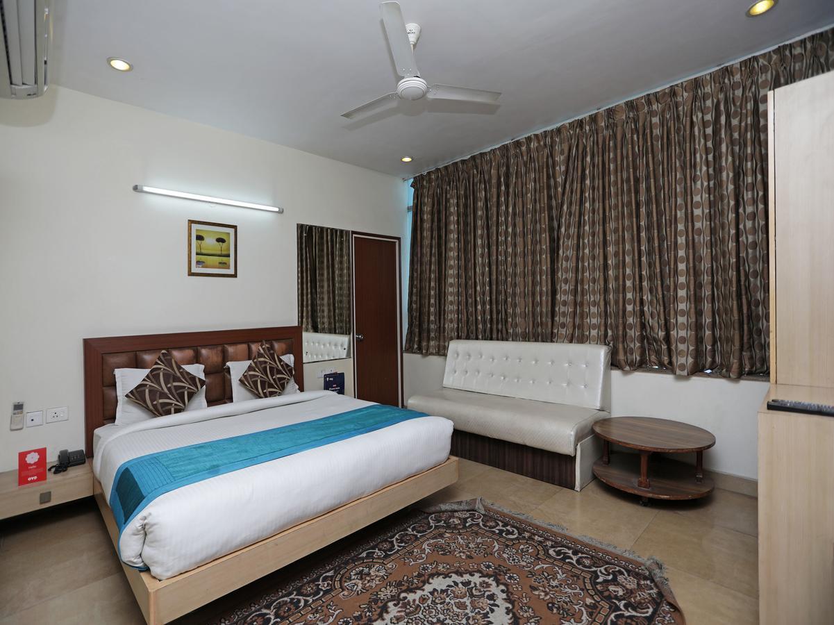 Oyo 1524 Hotel Vaani Continental Канпур Екстериор снимка