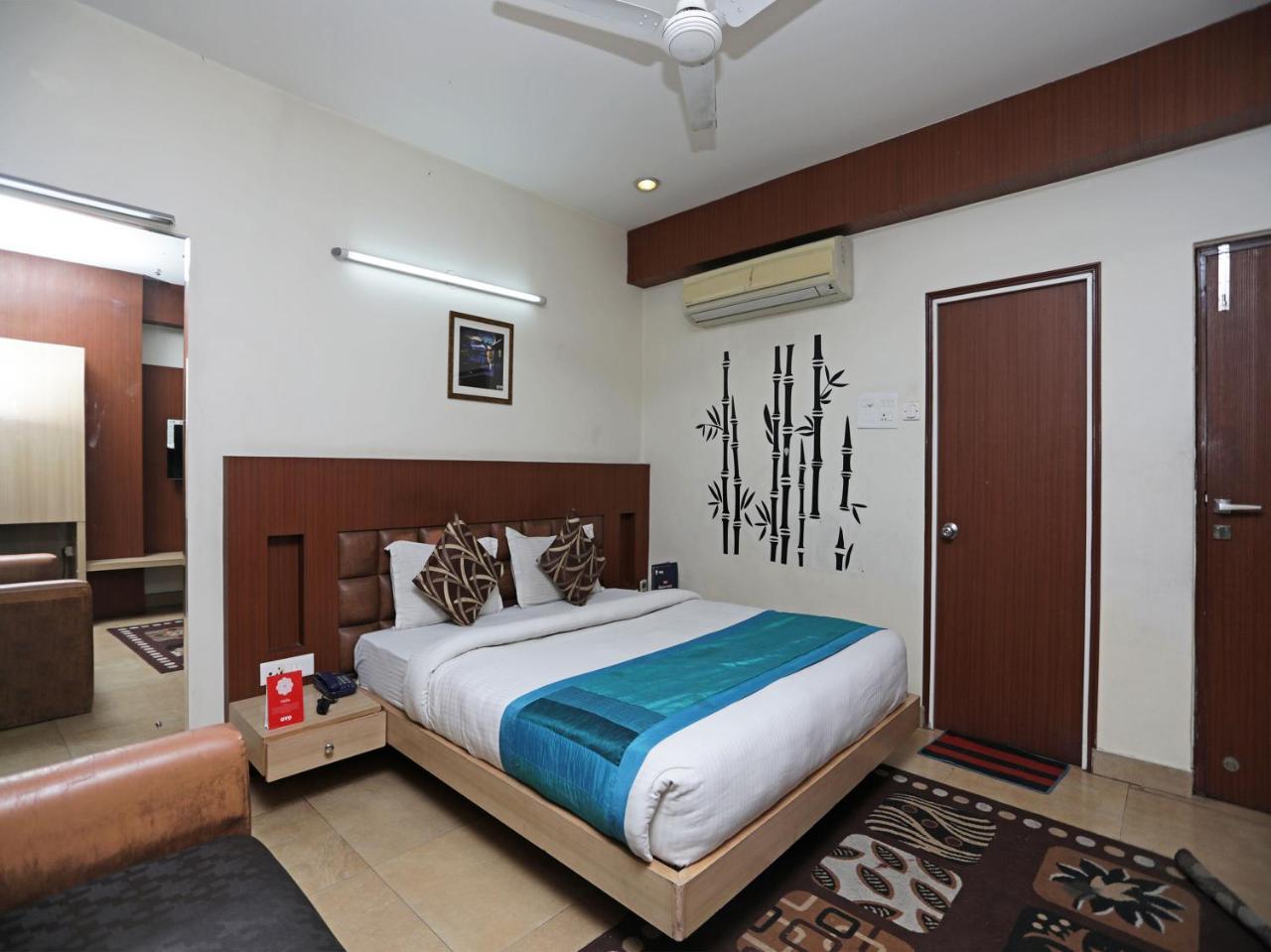 Oyo 1524 Hotel Vaani Continental Канпур Екстериор снимка