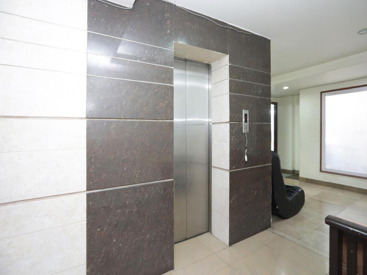 Oyo 1524 Hotel Vaani Continental Канпур Екстериор снимка