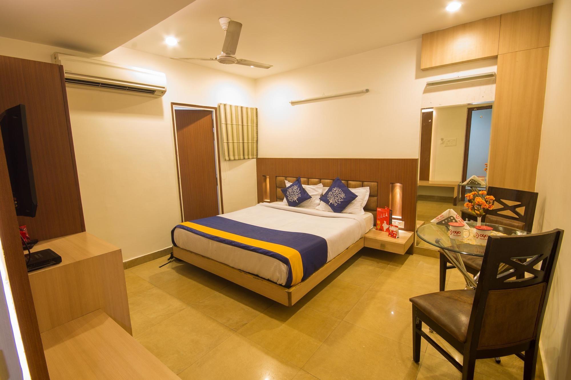 Oyo 1524 Hotel Vaani Continental Канпур Екстериор снимка